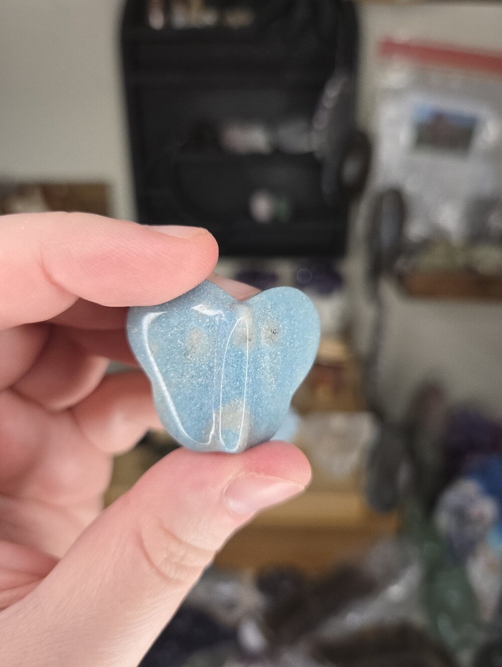 Mini Trollite Butterfly Crystal Carving B - Picture 3 of 4